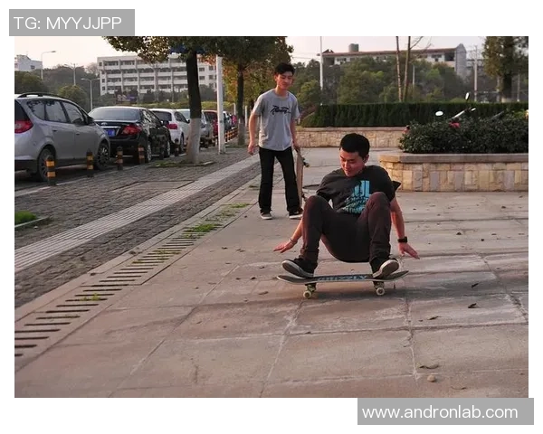 南京滑板队的速度探索与技巧分享滑板运动的魅力与挑战