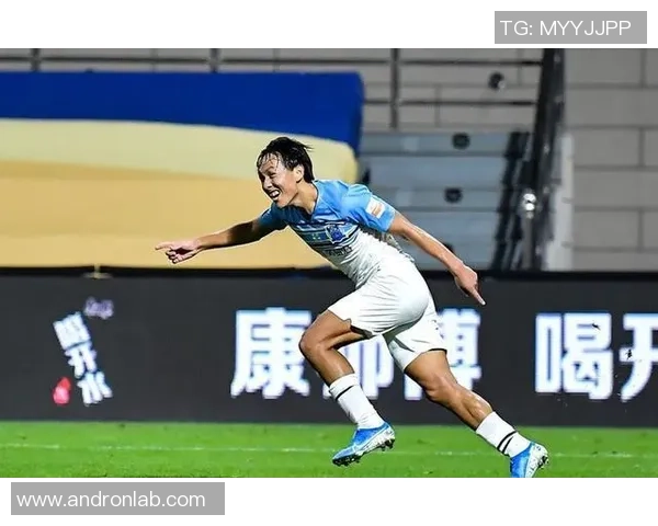 南京网球队的盯防策略解析与战术应用探讨